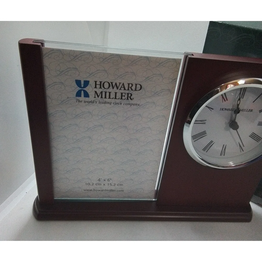 Howard Miller Portrait Caddy With Clock‎